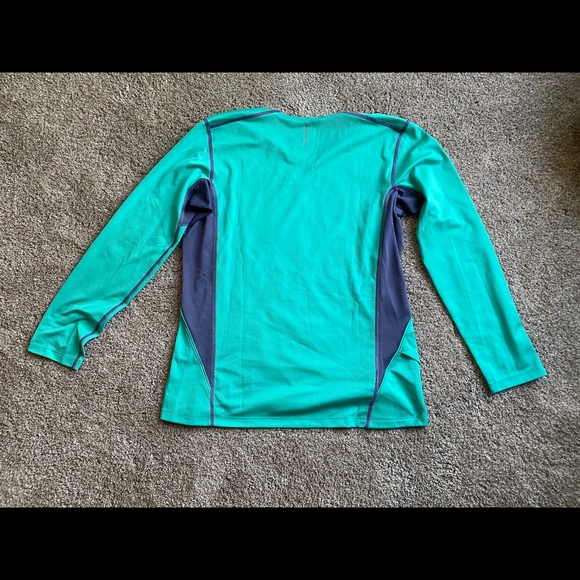 Salomon Green Long Sleeve Workout Shirt - Picture 3 of 6